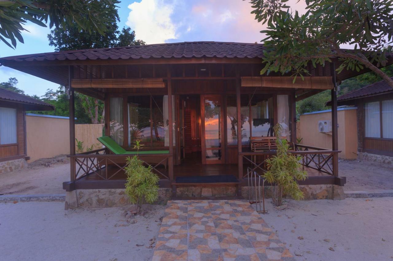 Sylvia Beach Villa Labuan Bajo Dış mekan fotoğraf